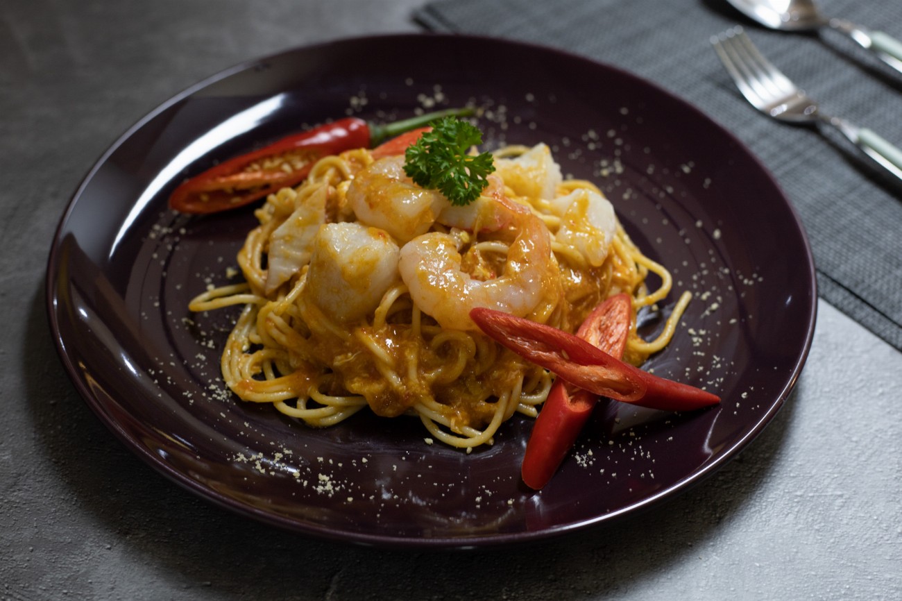 Singapore Chilli Crab Sauce Seafood Pasta (Frozen)